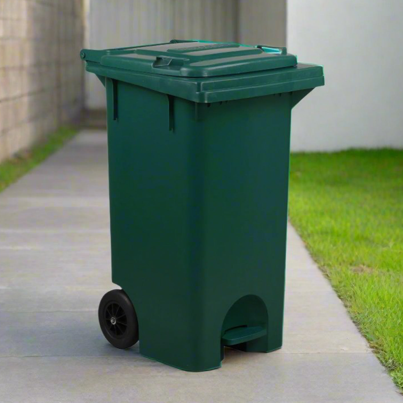 RECYCLE STEP BIN W/WHEELS (1009-GRN)