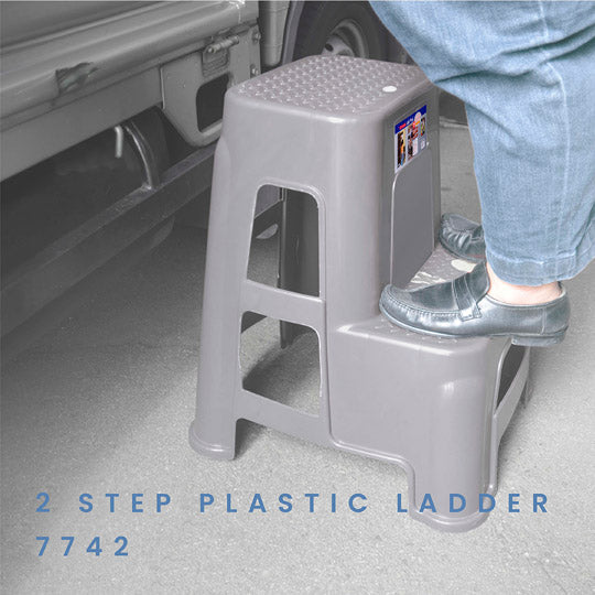 2 STEP LADDER/STOOL (7742)